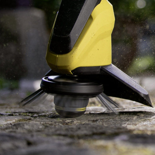 Аккумуляторный удалитель сорняков Karcher WRE 18-55 - <h3>Инновационный нейлоновый щеточный ремень</h3>
Высокая частота вращения щетки и оптимальная ориентация щетины обеспечивают удаление мха и сорняков с поверхностей.