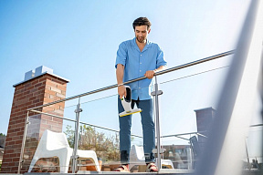 Аккумуляторный стеклоочиститель Karcher WV 2 Universal Care - изображение 4